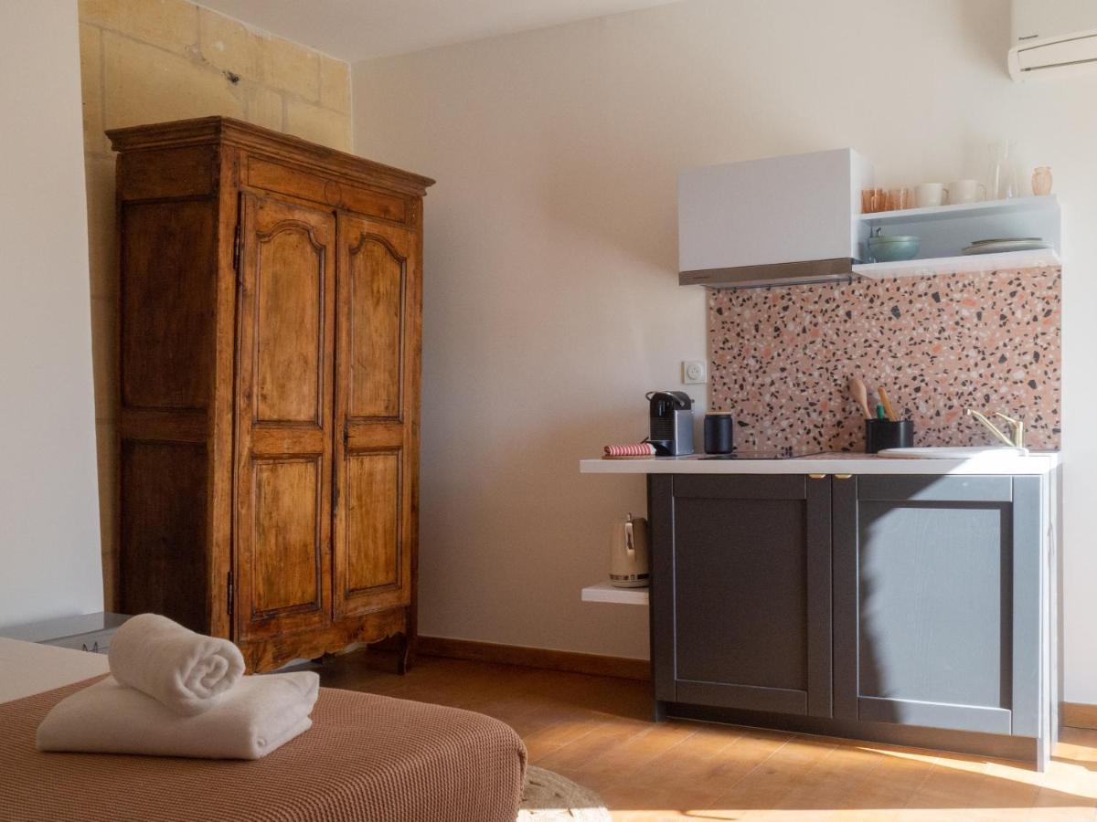 La Madeleine Arles Apartment ภายนอก รูปภาพ
