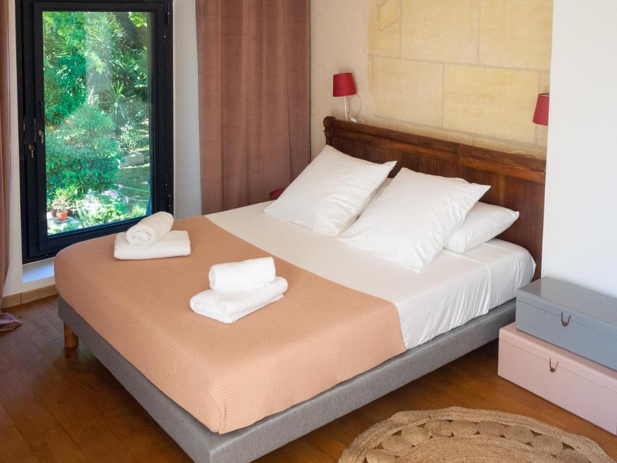La Madeleine Arles Apartment ภายนอก รูปภาพ