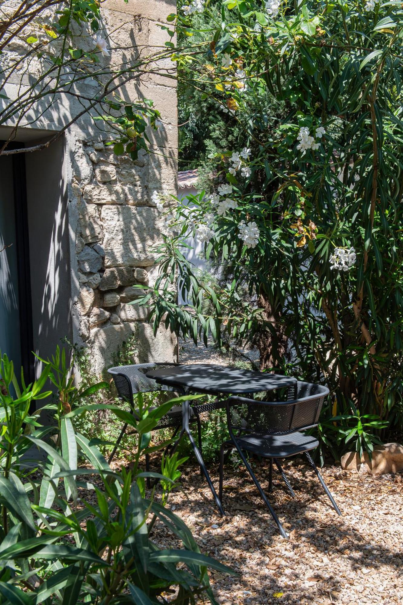 La Madeleine Arles Apartment ภายนอก รูปภาพ